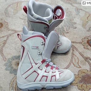 Burton Moto womans snow ski boots